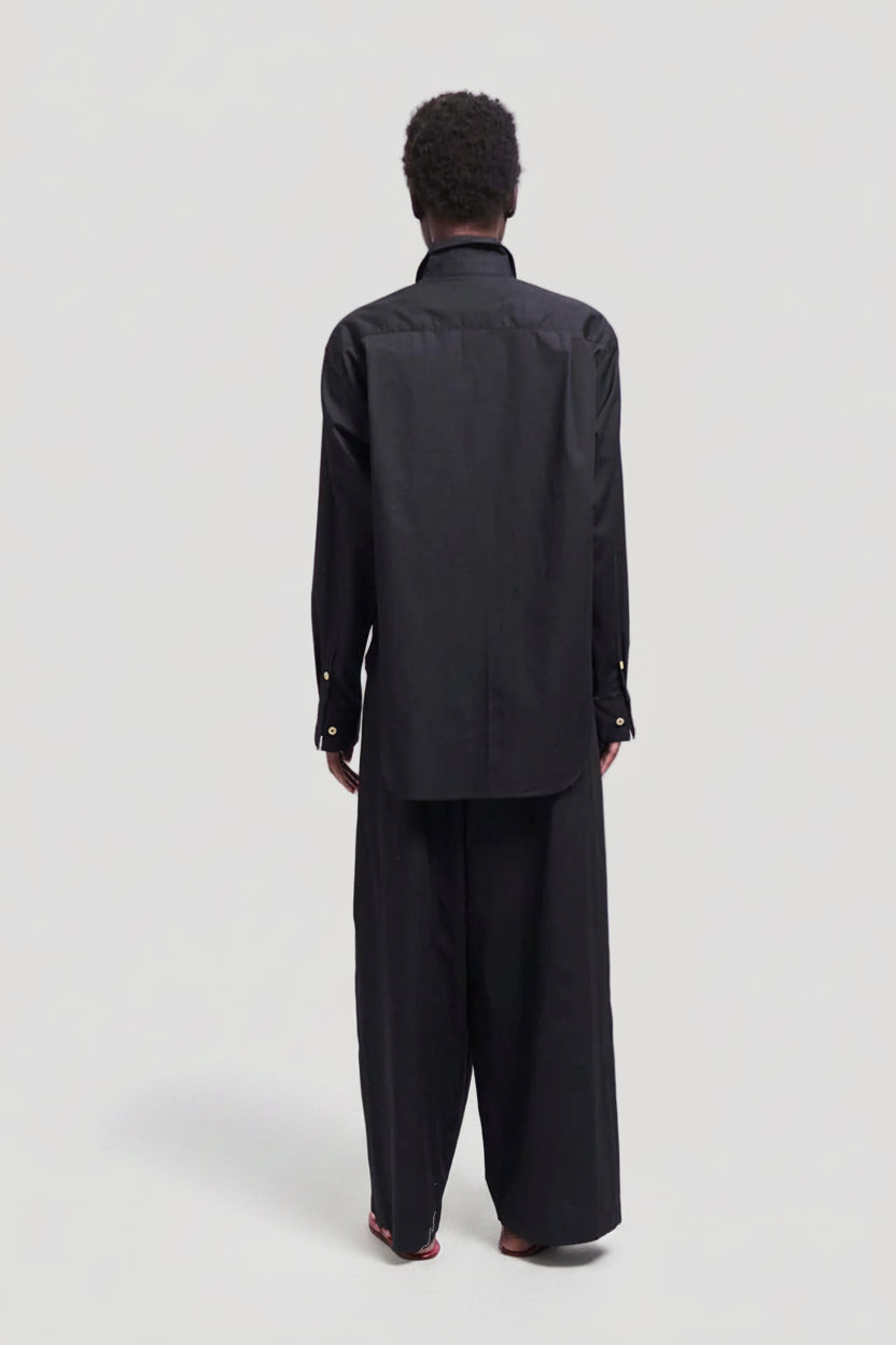 The Logo Weekend Shirt in Black