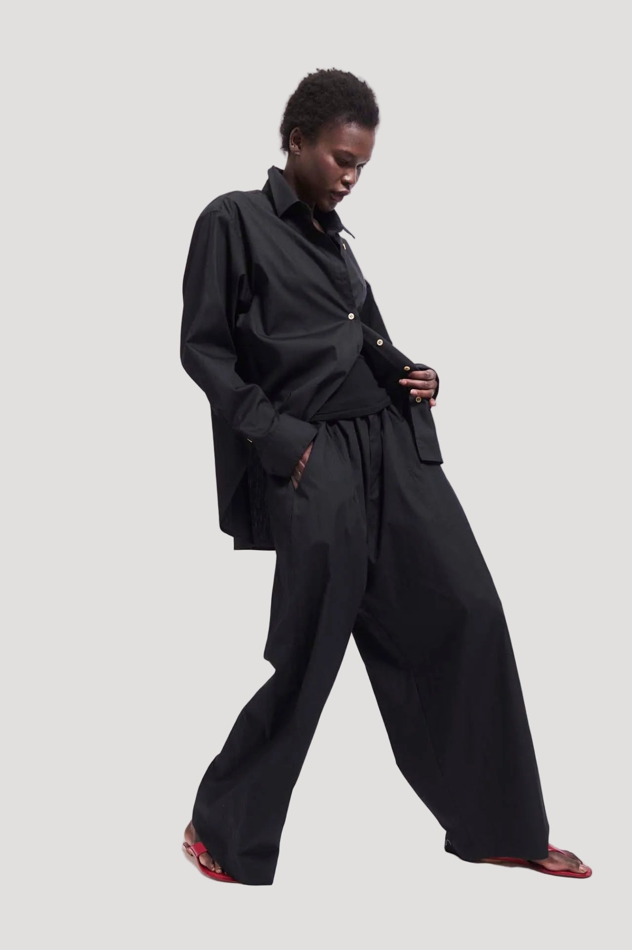 The Logo Weekend Shirt in Black