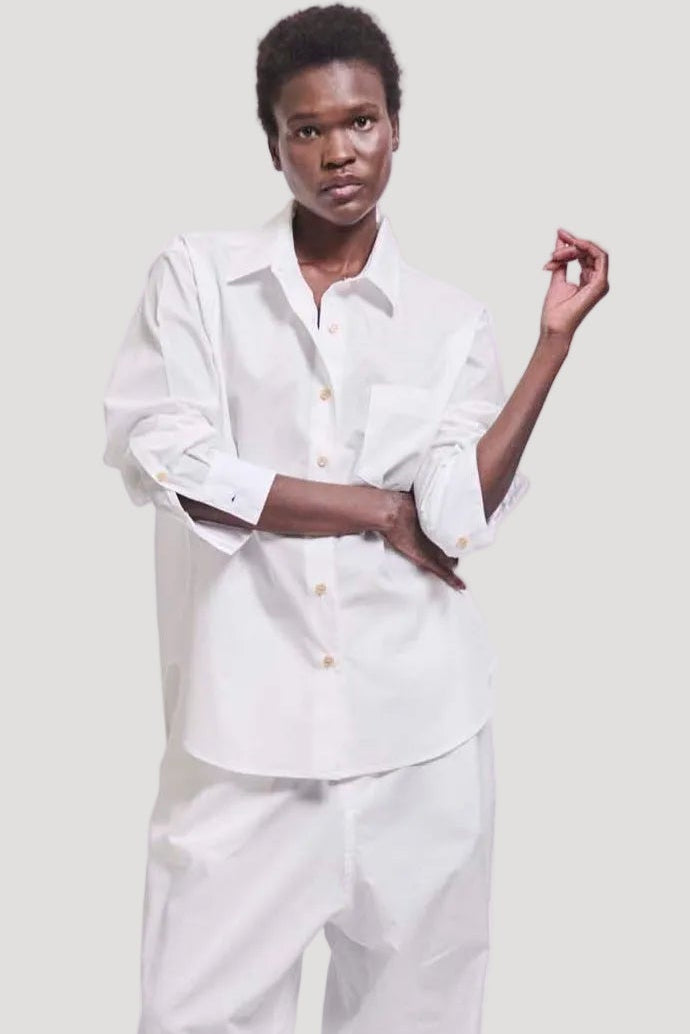 The Logo Weekend Shirt in White