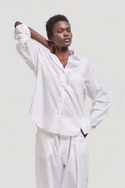 The Logo Weekend Shirt in White