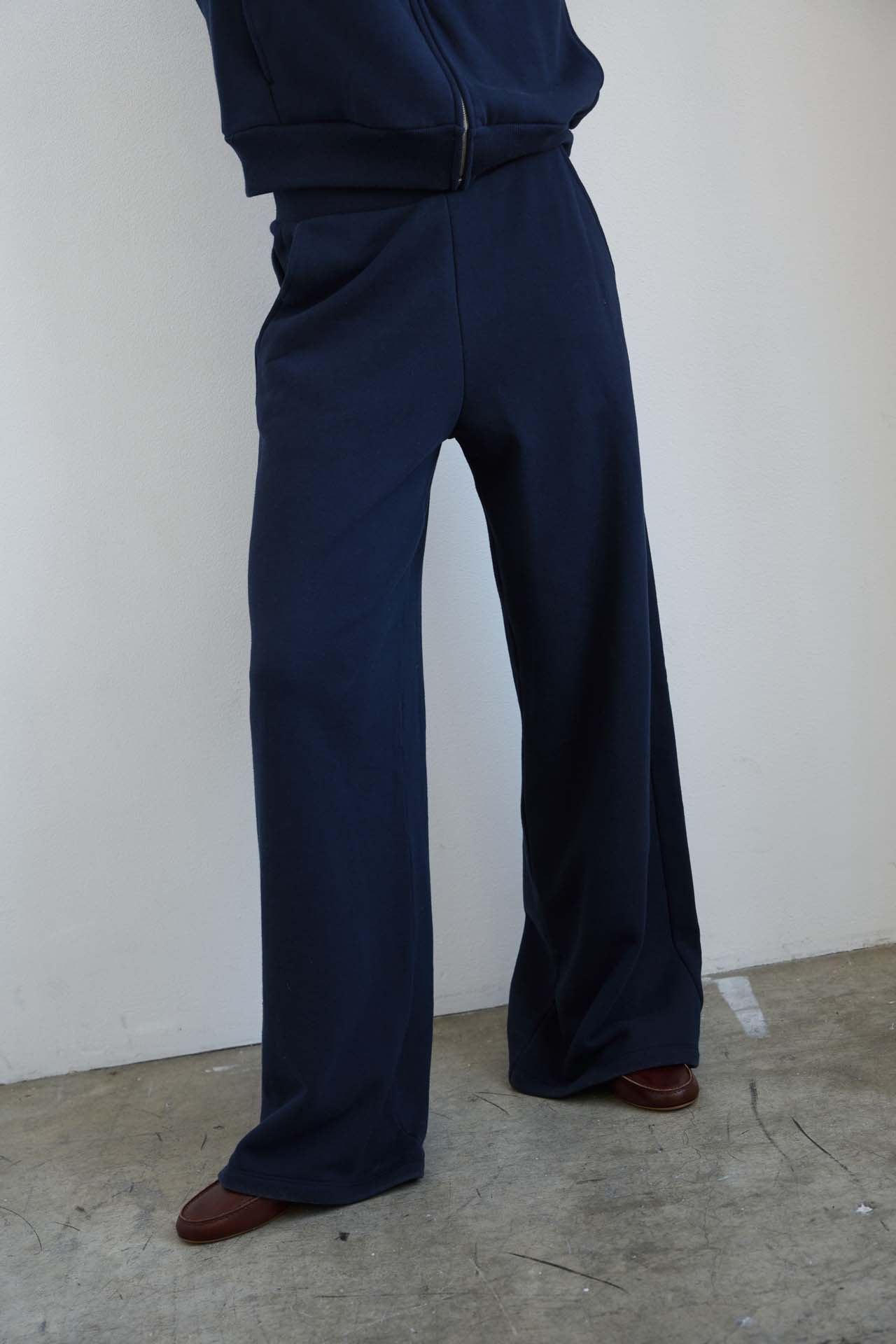 The Wide Leg Terry Trouser in Navy