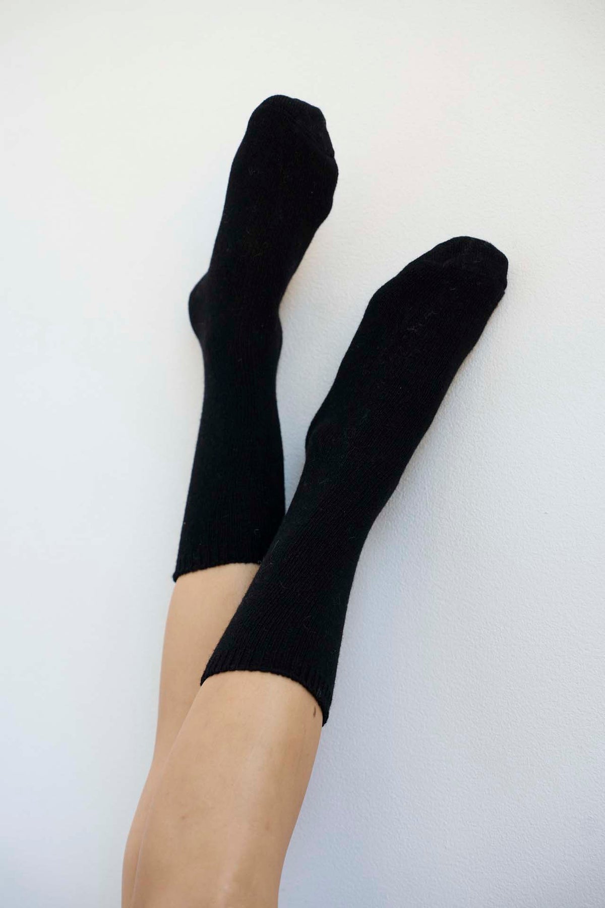 Solid Crew Socks in Black