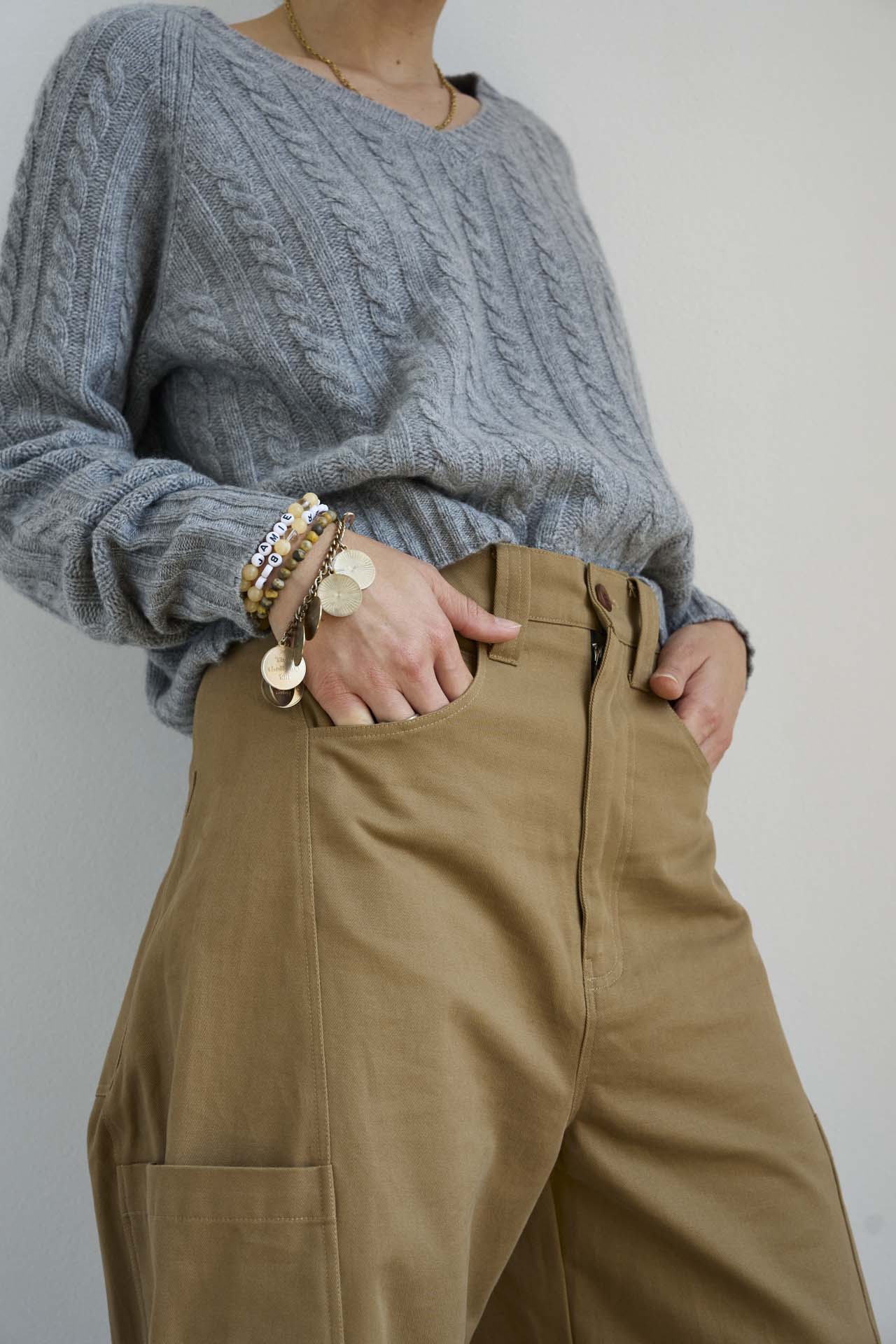 The Cable V Fave in Light Heather
