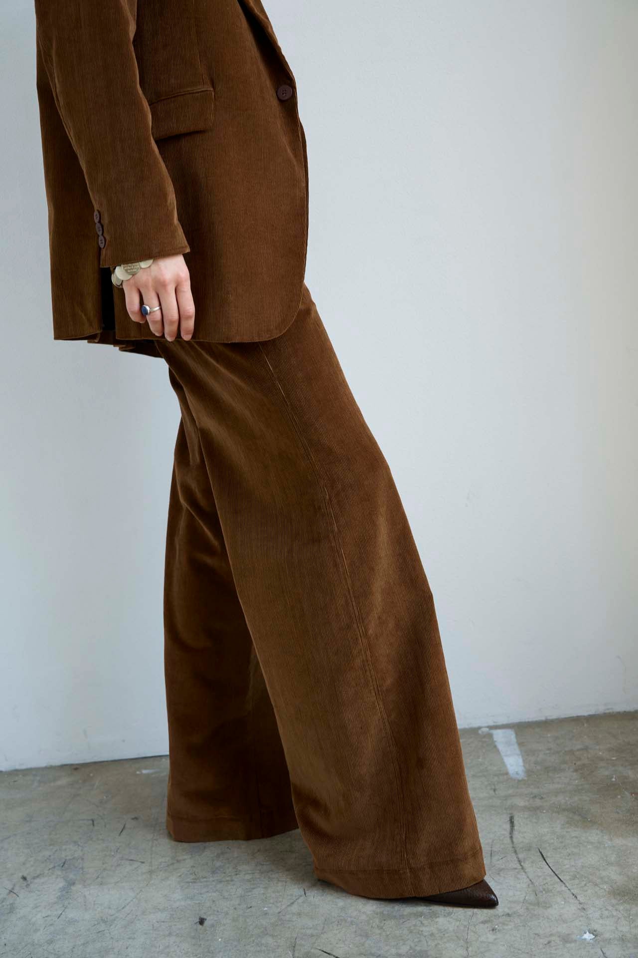 The Off Duty Trouser in Camel
