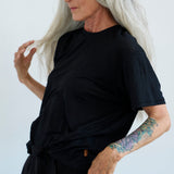 The Chameleon Tee Linen in Black