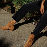 The Beatnik in Camel Suede on Body Sitting