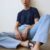 The Chameleon Tee Linen in Navy